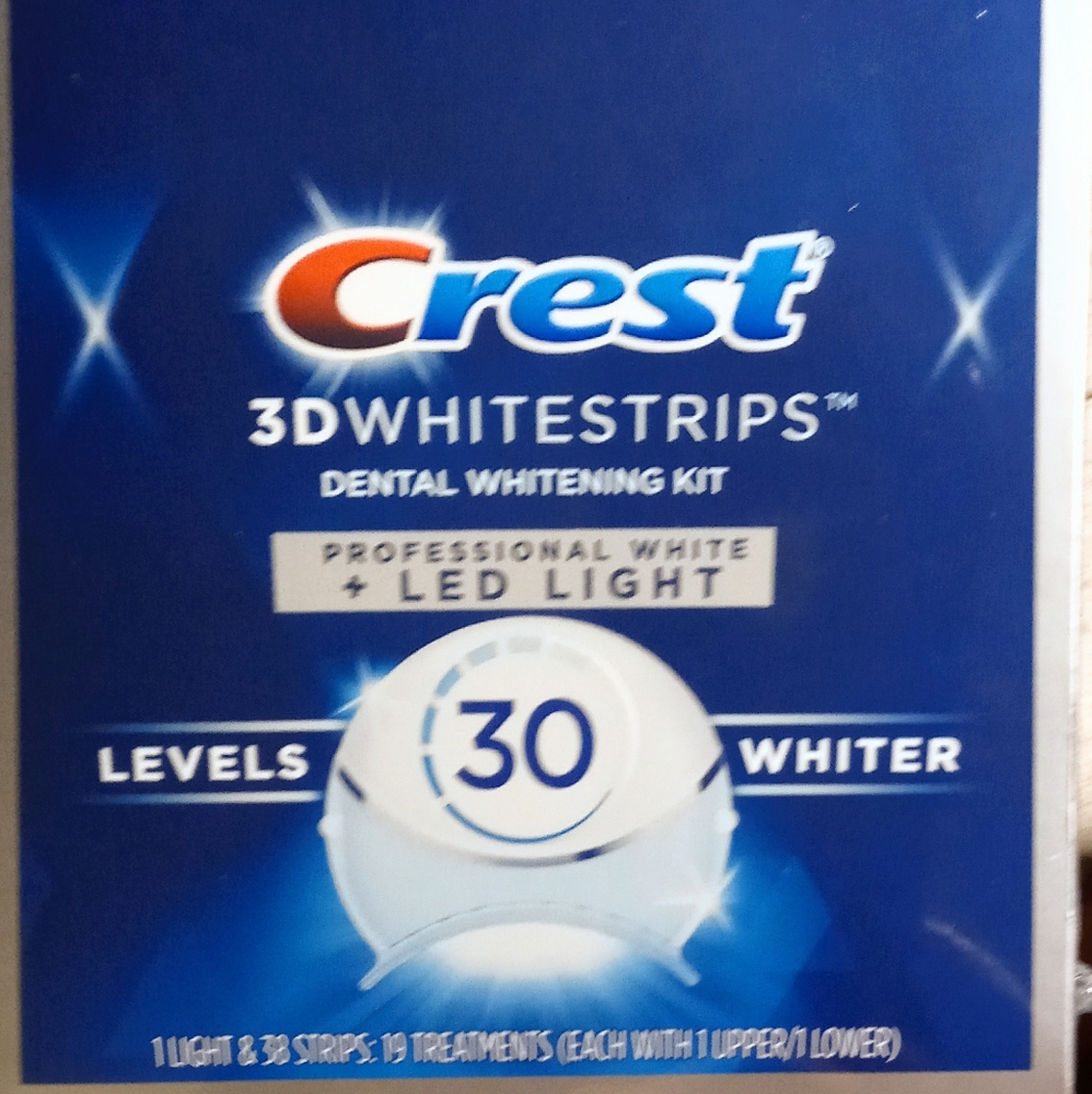 CREST 3D. WHITE STRIPS.     33% OFF